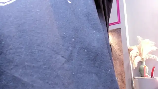 AtheneaBrownn online show from April 21, 1:53 am