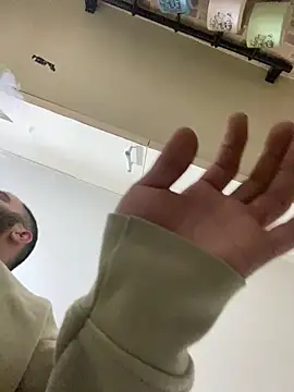 banuemre28 online show from February 2, 7:12 pm