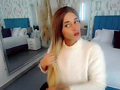 Snapshot of samantha_bliss chatting on October 12, 7:13 pm samantha bliss online show from October 12, 7:13 pm