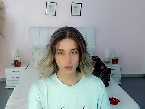 Snapshot of samantha_bliss chatting on October 20, 12:05 pm samantha bliss online show from October 20, 12:05 pm