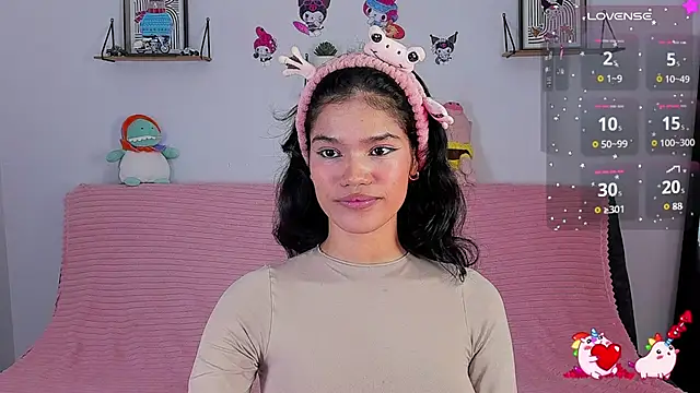 emycarver09 online show from March 7, 2:25 pm