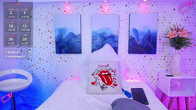 Emily Vaughan online show from September 26, 3:32 am