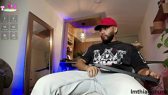 ThiagoHunk online show from October 8, 3:59 am