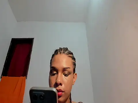 Snapshot of calliedemon_ chatting on June 22, 8:17 pm calliedemon online show from June 22, 8:17 pm