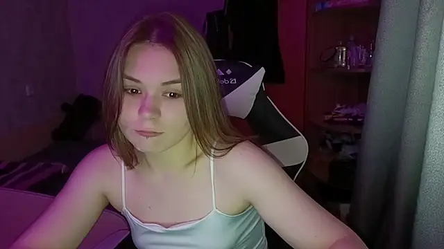 Snapshot of Sophi_gi chatting on September 22, 4:47 am Sophi gi online show from September 22, 4:47 am