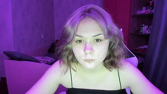 Snapshot of Sophi_gi chatting on October 23, 3:22 pm Sophi gi online show from October 23, 3:22 pm