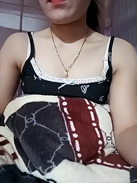 LucyyLy online show from December 16, 5:56 am