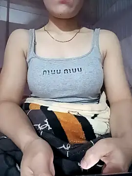 LucyyLy online show from December 19, 11:56 pm