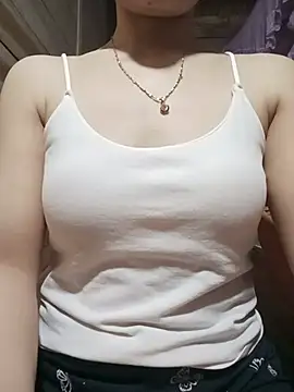 Snapshot of LucyyLy chatting on June 4, 11:11 pm LucyyLy online show from June 4, 11:11 pm