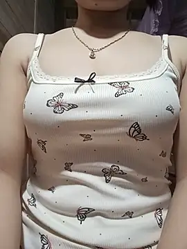 LucyyLy online show from July 30, 11:53 am