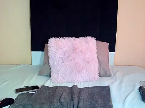 Snapshot of freakynyashXxXx chatting on March 27, 4:40 am freakynyashXxXx online show from March 27, 4:40 am