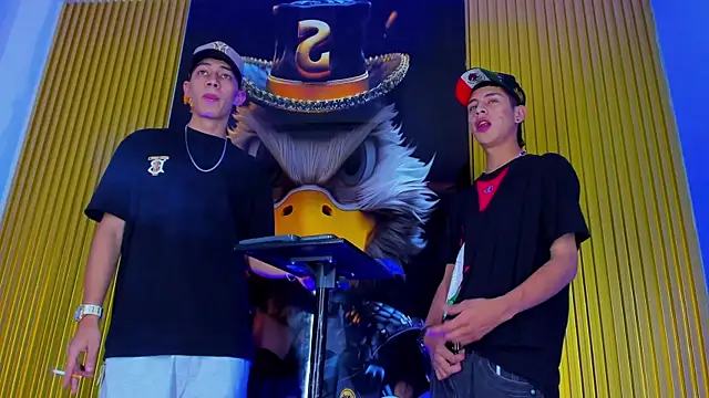 Snapshot of Dante_Brown1_ chatting on November 9, 8:40 pm Dante Brown1 online show from November 9, 8:40 pm