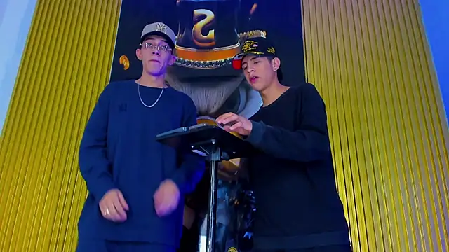 Snapshot of Dante_Brown1_ chatting on November 10, 9:47 pm Dante Brown1 online show from November 10, 9:47 pm