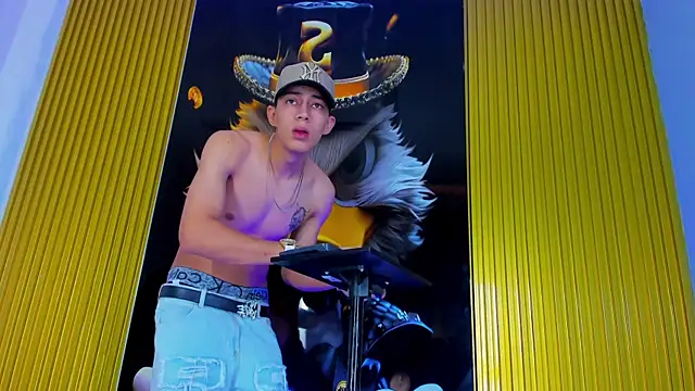 Snapshot of Dante_Brown1_ chatting on November 12, 9:14 pm Dante Brown1 online show from November 12, 9:14 pm