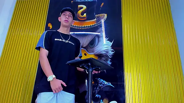 Snapshot of Dante_Brown1_ chatting on November 19, 8:42 pm Dante Brown1 online show from November 19, 8:42 pm