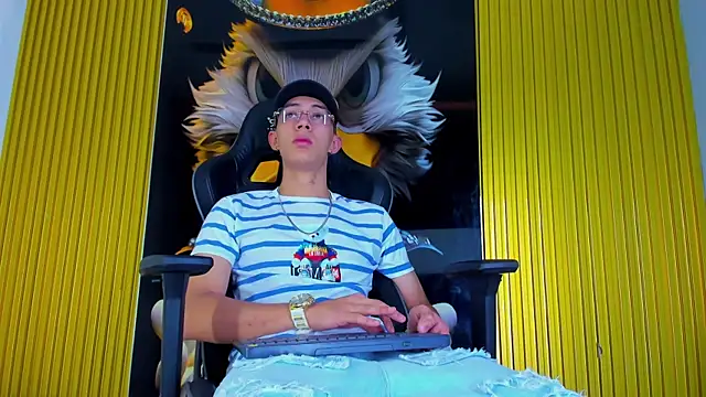 Snapshot of Dante_Brown1_ chatting on November 20, 8:30 pm Dante Brown1 online show from November 20, 8:30 pm