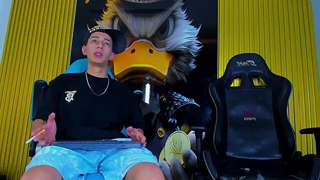 Snapshot of Dante_Brown1_ chatting on November 21, 9:13 pm Dante Brown1 online show from November 21, 9:13 pm