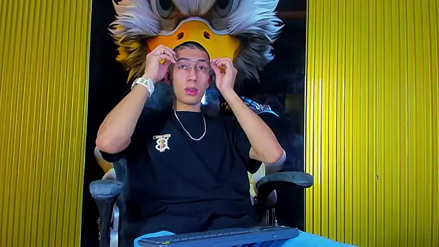 Snapshot of Dante_Brown1_ chatting on November 24, 10:31 pm Dante Brown1 online show from November 24, 10:31 pm