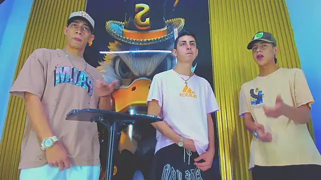 Snapshot of Dante_Brown1_ chatting on December 4, 4:44 am Dante Brown1 online show from December 4, 4:44 am