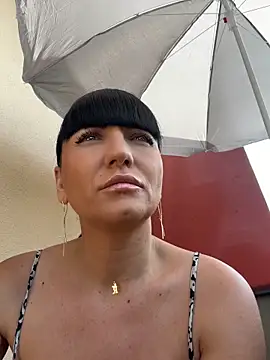 Snapshot of MysticCleo chatting on June 7, 2:32 pm MysticCleo online show from June 7, 2:32 pm