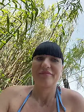 Snapshot of MysticCleo chatting on June 8, 9:31 am MysticCleo online show from June 8, 9:31 am