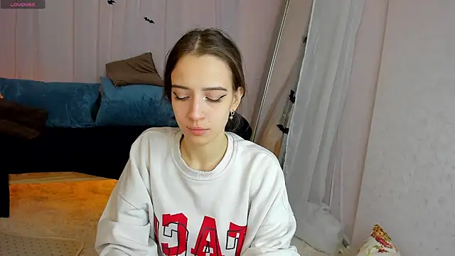 Belle Wa1ker online show from November 7, 1:05 am