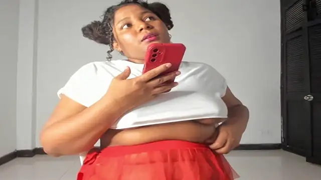 CAROLINNAGOMEZ online show from November 7, 12:32 am