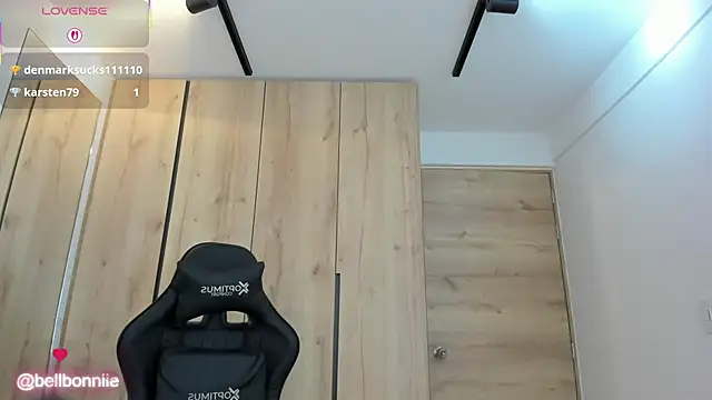 Snapshot of belllbonniie chatting on October 10, 8:08 pm belllbonniie online show from October 10, 8:08 pm