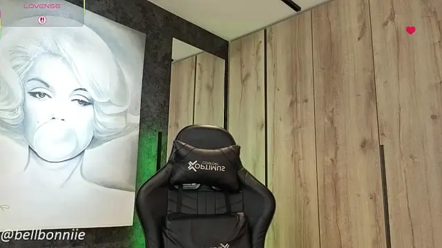 Snapshot of belllbonniie chatting on October 28, 8:00 pm belllbonniie online show from October 28, 8:00 pm