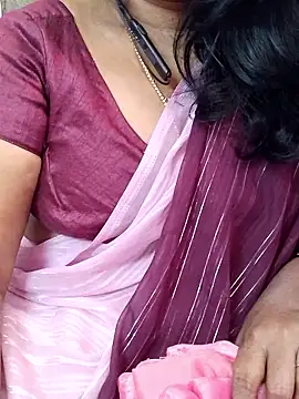 Snapshot of Tamil_Azhaghi25 chatting on January 10, 6:37 am Tamil Azhaghi25 online show from January 10, 6:37 am