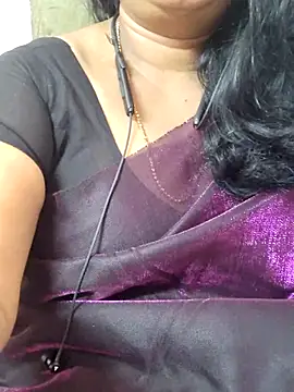 Snapshot of Tamil_Azhaghi25 chatting on January 13, 5:46 am Tamil Azhaghi25 online show from January 13, 5:46 am