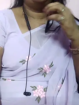 Snapshot of Tamil_Azhaghi25 chatting on February 1, 5:44 pm Tamil Azhaghi25 online show from February 1, 5:44 pm