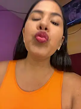 Snapshot of Roxxybigboobs chatting on September 16, 7:26 pm Roxxybigboobs online show from September 16, 7:26 pm