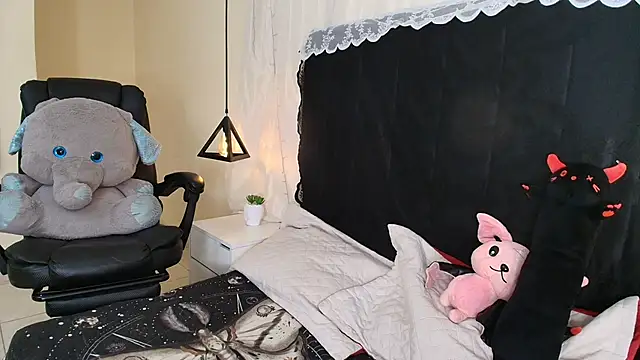 IvyBelle  online show from April 21, 11:27 am