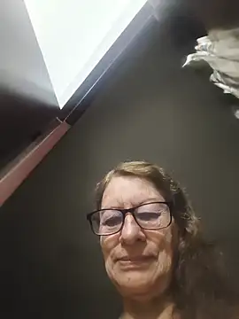 Snapshot of MaryLunne chatting on June 13, 11:08 am MaryLunne online show from June 13, 11:08 am