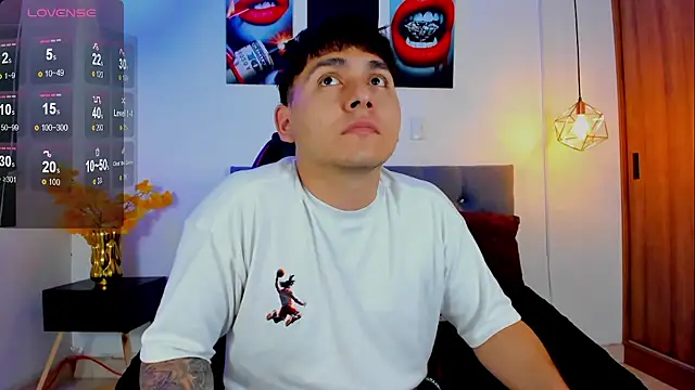 Nicolas James Sc online show from November 12, 1:33 pm