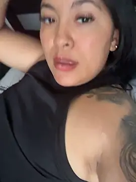 Snapshot of latina_curvy22 chatting on May 18, 7:20 pm latina curvy22 online show from May 18, 7:20 pm