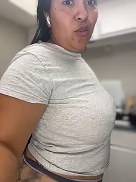 Snapshot of latina_curvy22 chatting on May 22, 6:35 pm latina curvy22 online show from May 22, 6:35 pm