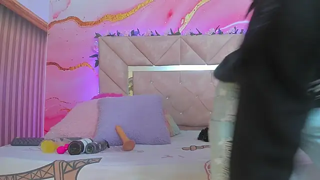 Taylor oriana  online show from October 27, 11:03 am