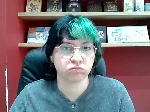 Snapshot of Froggyinthebox chatting on May 28, 7:55 pm Froggyinthebox online show from May 28, 7:55 pm