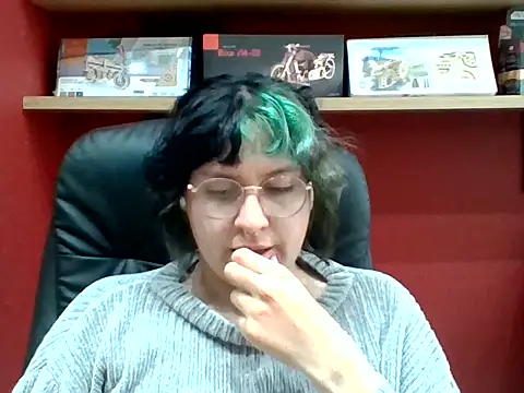 Snapshot of Froggyinthebox chatting on May 31, 6:09 pm Froggyinthebox online show from May 31, 6:09 pm