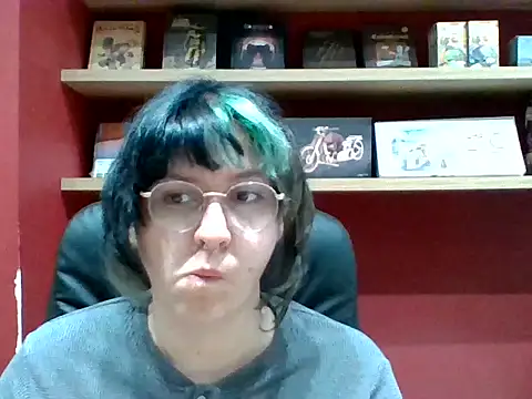 Snapshot of Froggyinthebox chatting on June 3, 10:37 pm Froggyinthebox online show from June 3, 10:37 pm