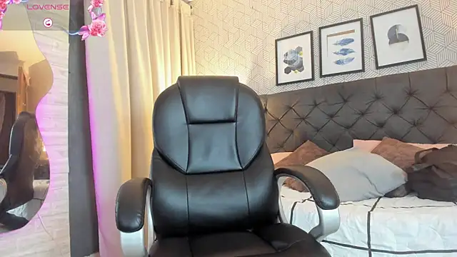 Snapshot of sophie__blare chatting on September 27, 8:03 pm sophie  blare online show from September 27, 8:03 pm