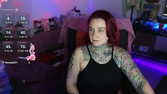 Snapshot of blazed_vixen chatting on July 12, 2:46 am blazed vixen online show from July 12, 2:46 am