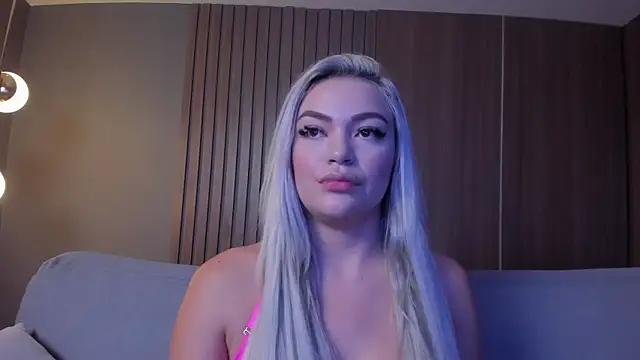 milaowens online show from January 22, 3:18 pm