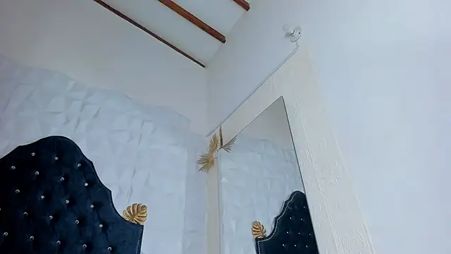  mia milf  online show from April 19, 6:10 pm