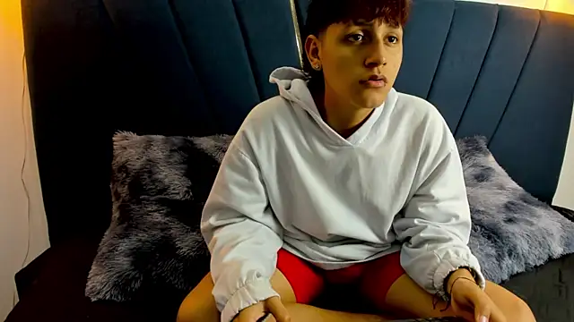 Snapshot of zeusapollofuck chatting on September 11, 9:15 pm zeusapollofuck online show from September 11, 9:15 pm