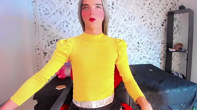 Snapshot of MIA_HOT23CM_S7S chatting on October 9, 7:01 pm MIA HOT23CM S7S online show from October 9, 7:01 pm