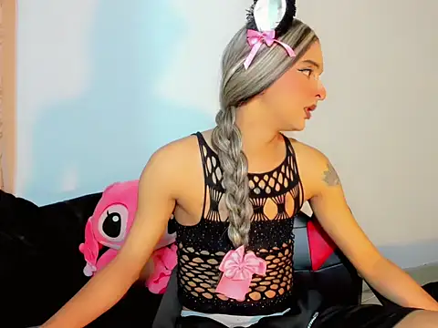 Snapshot of MIA_HOT23CM_S7S chatting on October 10, 1:54 pm MIA HOT23CM S7S online show from October 10, 1:54 pm