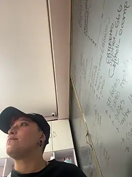 Snapshot of _salo_me25 chatting on September 12, 1:38 am salo me25 online show from September 12, 1:38 am